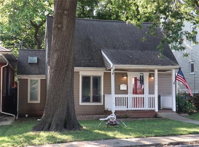 4404 Bell St, Kansas City, MO 64111