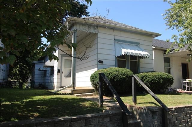 1020 N 18th St, St Joseph, MO 64501