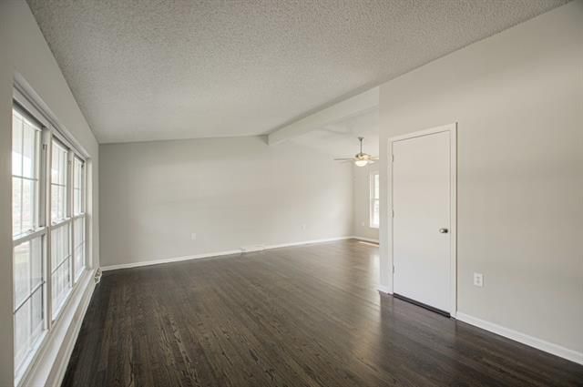 412 Corral Dr, Belton, MO 64012