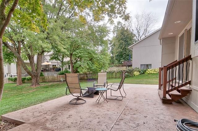 11501 Robinson St, Overland Park, KS 66210