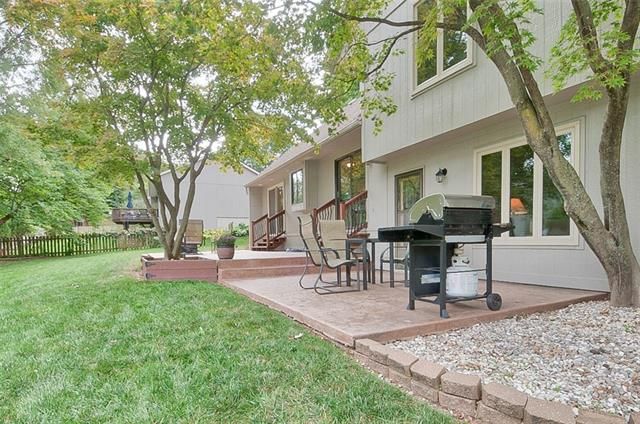 11501 Robinson St, Overland Park, KS 66210