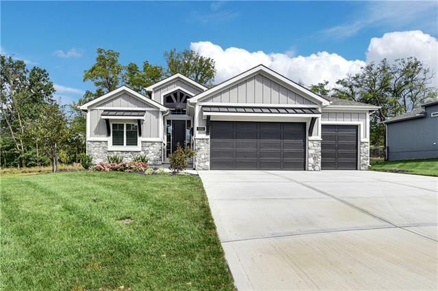 5512 NW 111th Pl, Kansas City, MO 64154
