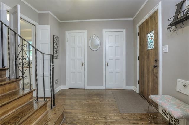 227 E 73rd Ter, Kansas City, MO 64114