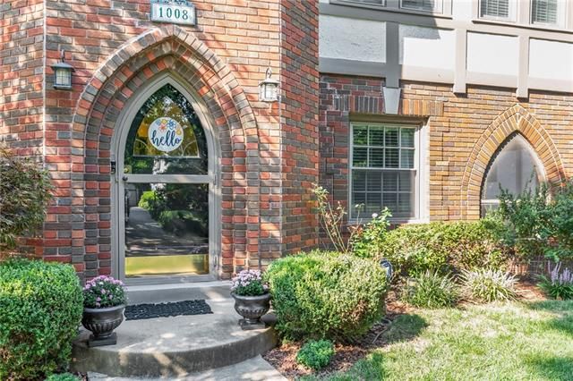 1008 W 70th Ter, Kansas City, MO 64113