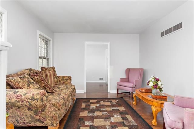 7604 E 100th St, Kansas City, MO 64134