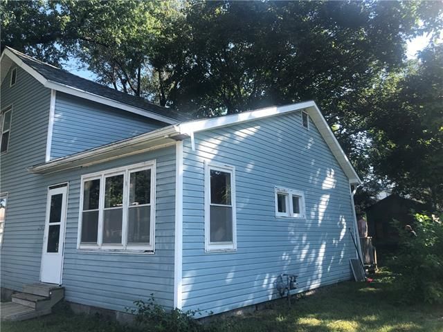 2309 S 11 St, St Joseph, MO 64503