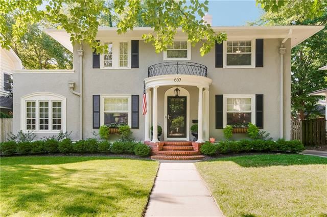 607 W 61 St, Kansas City, MO 64113