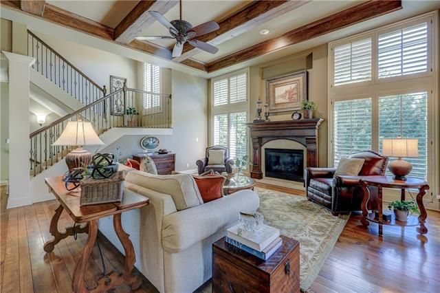 16205 Barton St, Overland Park, KS 66221