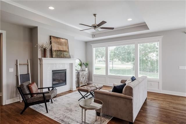 9409 N Belleview Ave, Kansas City, MO 64155