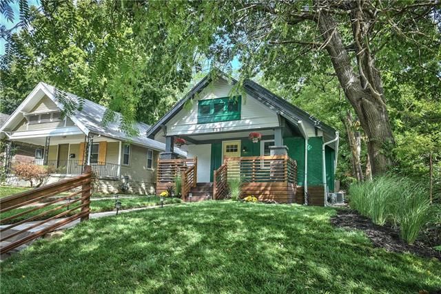 5837 Tracy Ave, Kansas City, MO 64110