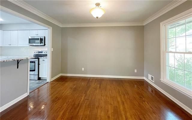 1209 E 109th Ter, Kansas City, MO 64131