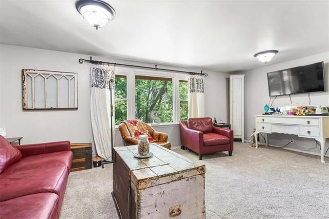 6206 NW 68th Ter, Kansas City, MO 64151