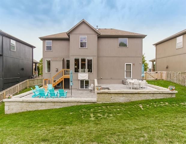 18836 W 165th St, Olathe, KS 66062
