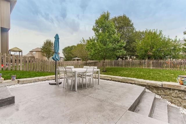 18836 W 165th St, Olathe, KS 66062