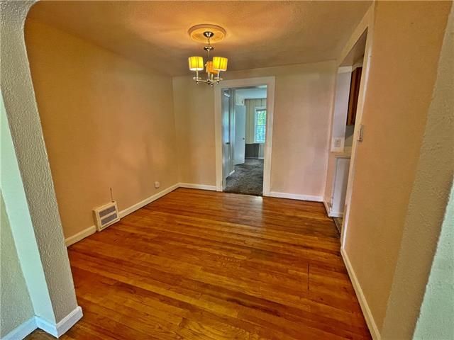 1309 E 66th Ter, Kansas City, MO 64131