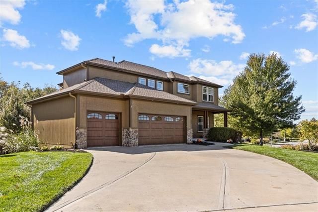 24125 W 80th Pl, Lenexa, KS 66227