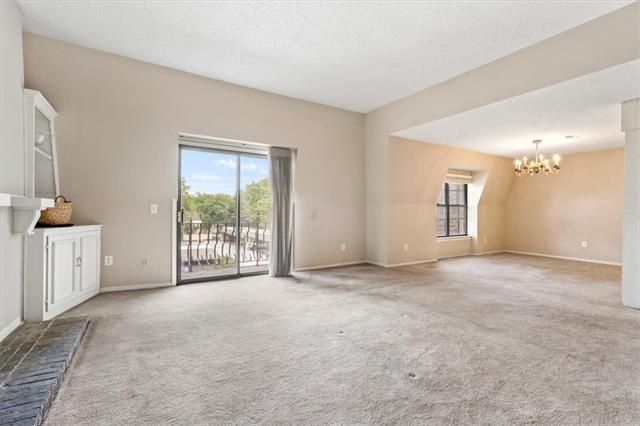 10734 Glenwood #e St #E, Overland Park, KS 66211