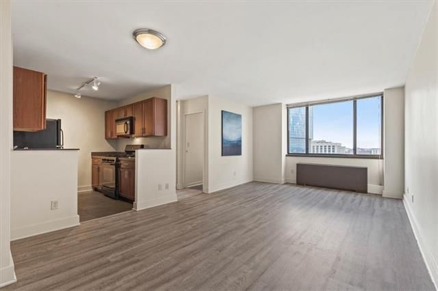 600 E 8th St #12T, Kansas City, MO 64106