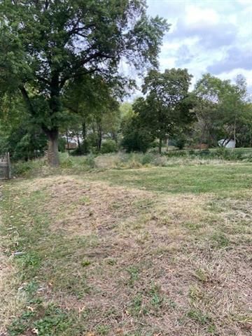 6308 E 103rd St, Kansas City, MO 64134