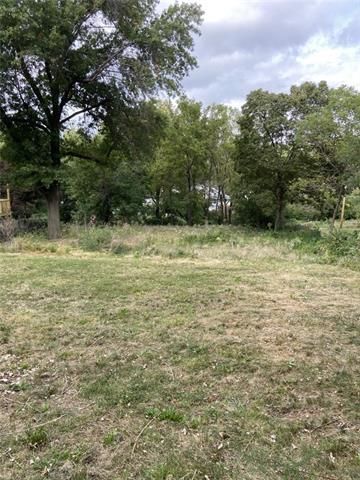 6308 E 103rd St, Kansas City, MO 64134