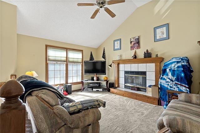 9714 87th Ter, Kansas City, MO 64153