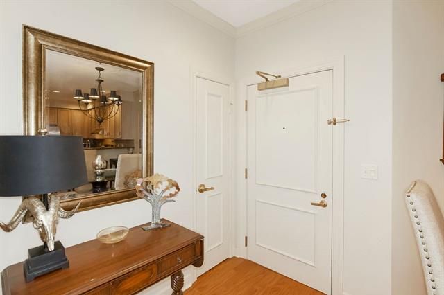 4949 Wornall Rd #202, Kansas City, MO 64112