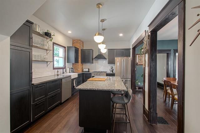 4139 Tracy Ave, Kansas City, MO 64110