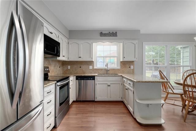 614 E 117th Ter, Kansas City, MO 64131