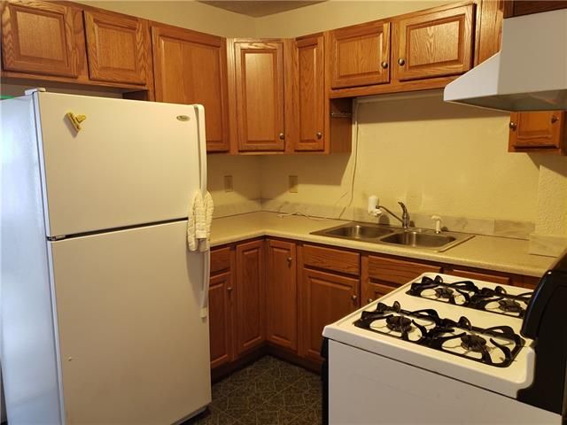 1520 S 24th St, St Joseph, MO 64507