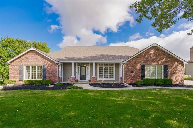 15201 Perry St, Overland Park, KS 66221