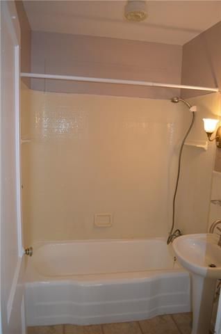 11326 E 15 St, Independence, MO 64052