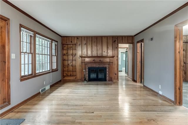 6516 W 65th Ter, Overland Park, KS 66202
