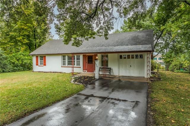 6516 W 65th Ter, Overland Park, KS 66202