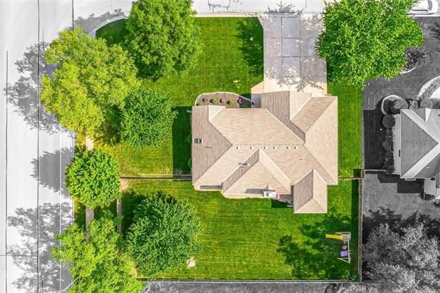 2701 4th St, Lee's Summit, MO 64063