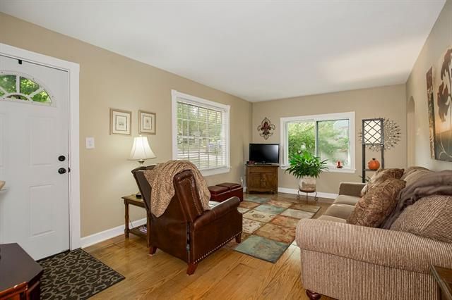 6700 Floyd St, Overland Park, KS 66204