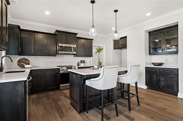 1508 SW Sugar Tree Dr, Lee's Summit, MO 64082