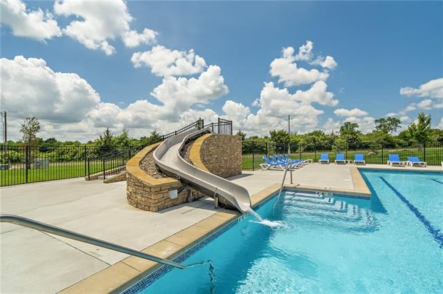 13303 W 180th Ter, Overland Park, KS 64083