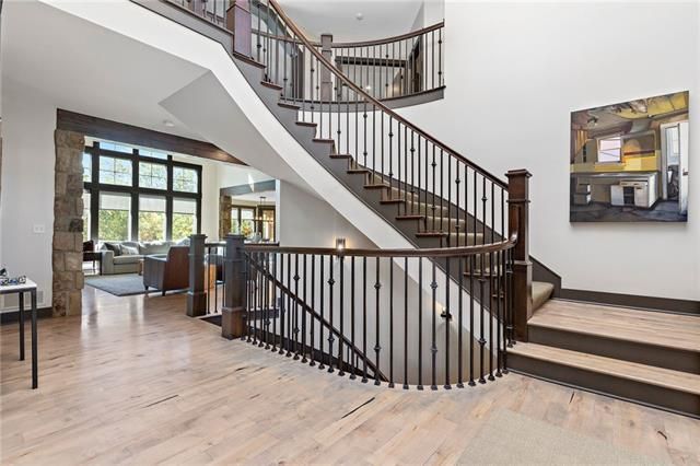 16512 Barton St, Overland Park, KS 66221