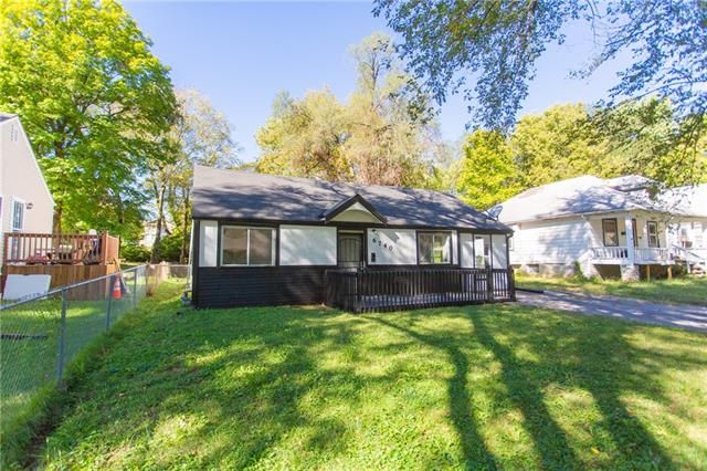 6740 Agnes Ave, Kansas City, MO 64132