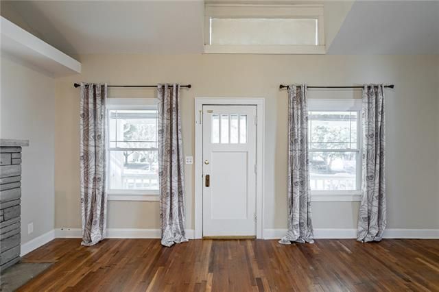 7227 Main St, Kansas City, MO 64114
