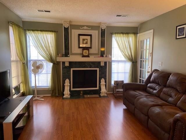 12631 W 110th Ter, Overland Park, KS 66210