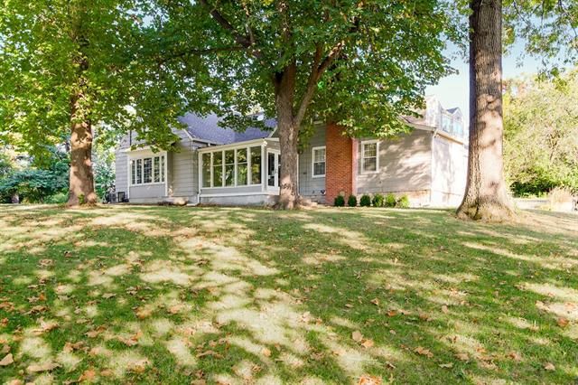 8421 Oldham Rd, Kansas City, MO 64138