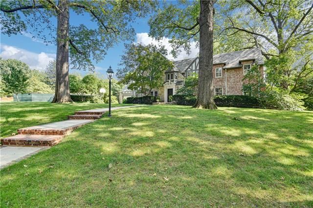 6101 High Dr, Mission Hills, KS 66208
