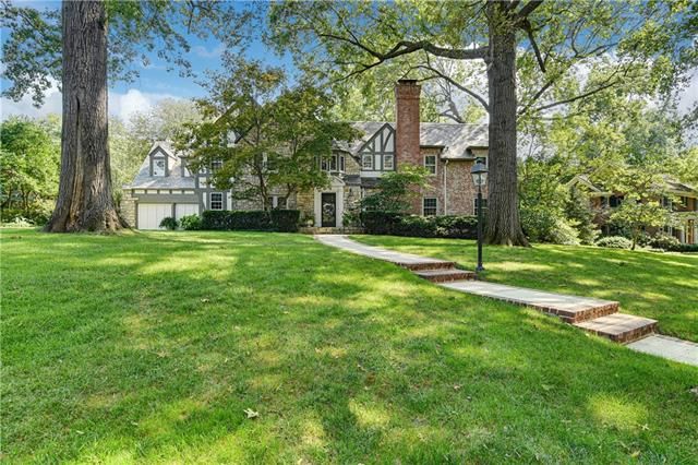 6101 High Dr, Mission Hills, KS 66208