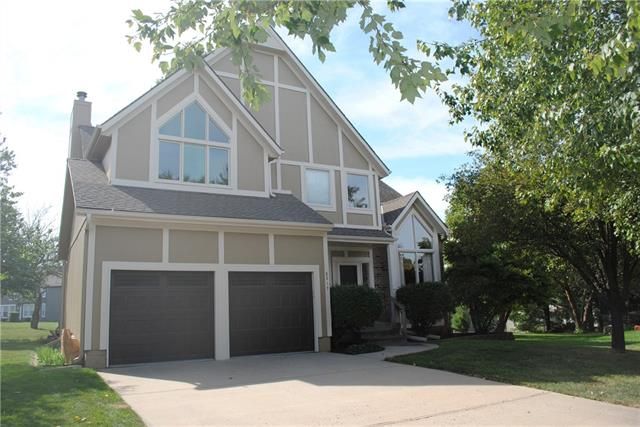 8317 W 144th St, Overland Park, KS 66223