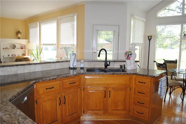 8317 W 144th St, Overland Park, KS 66223