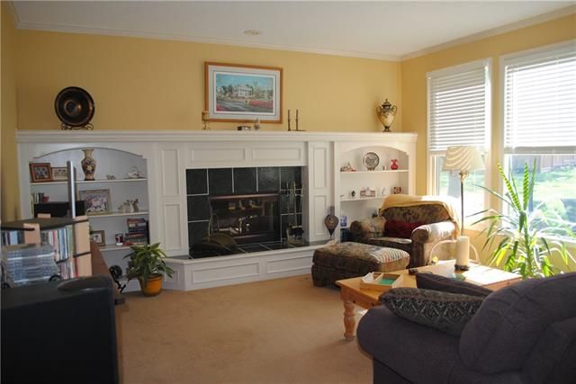 8317 W 144th St, Overland Park, KS 66223