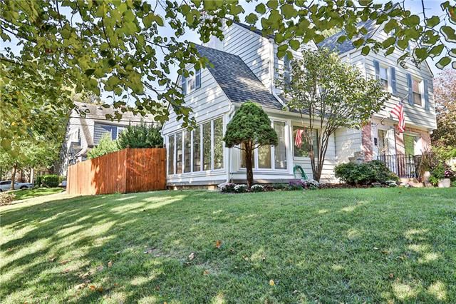 111 W 68th St, Kansas City, MO 64113