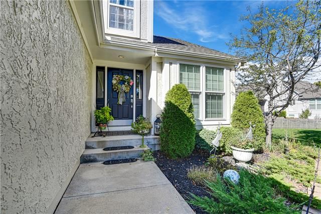 14824 Floyd St, Overland Park, KS 66222