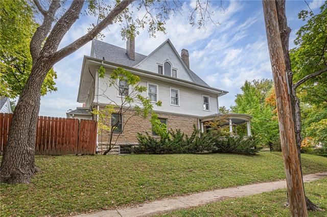 622 E 36th St, Kansas City, MO 64109